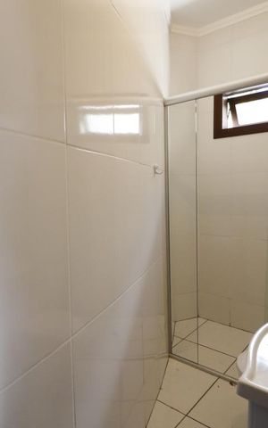 Casa à venda com 490m², 3 quartos e 6 vagasBanheiro edícula