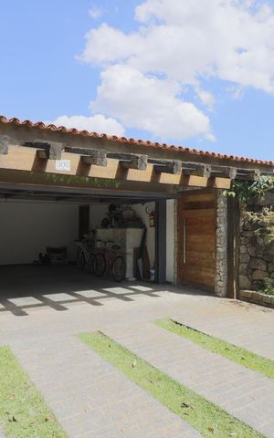 Casa à venda com 490m², 3 quartos e 6 vagasFachada