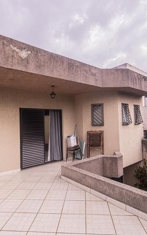 Casa à venda com 357m², 4 quartos e 4 vagasVaranda Quarto 4