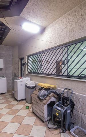 Casa à venda com 357m², 4 quartos e 4 vagasÁrea de Serviço