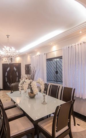 Casa à venda com 357m², 4 quartos e 4 vagasSala de Jantar