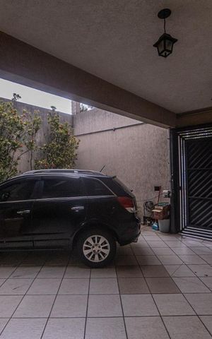Casa à venda com 357m², 4 quartos e 4 vagasGaragem