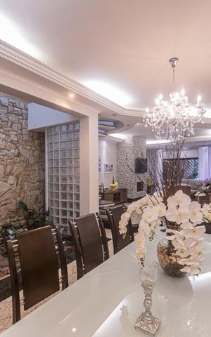 Casa à venda com 357m², 4 quartos e 4 vagasSala de Jantar