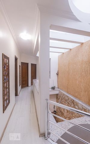 Casa à venda com 357m², 4 quartos e 4 vagasCorredor