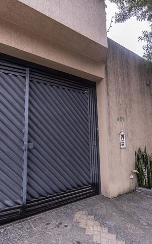Casa à venda com 357m², 4 quartos e 4 vagasFachada