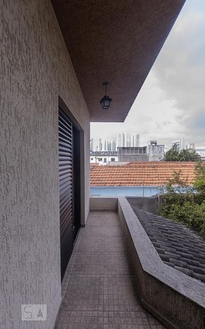Casa à venda com 357m², 4 quartos e 4 vagasVaranda Quarto 2 e 3