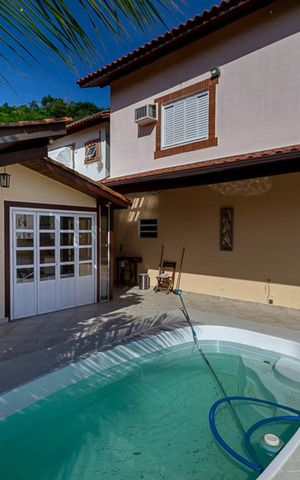 Casa para alugar com 200m², 5 quartos e 2 vagas Casa para alugar com 200m², 5 quartos e 2 vagasPiscina