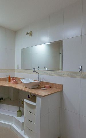 Casa para alugar com 200m², 5 quartos e 2 vagas Casa para alugar com 200m², 5 quartos e 2 vagasBanheiro da Suite 1