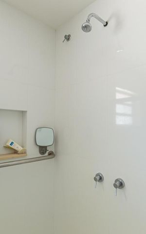 Casa para alugar com 200m², 5 quartos e 2 vagas Casa para alugar com 200m², 5 quartos e 2 vagasBanheiro da Suíte 2