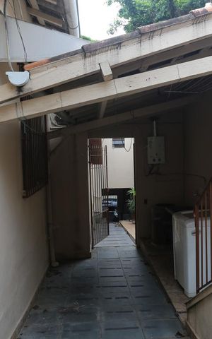 Casa à venda com 144m², 5 quartos e 1 vagaÁrea de Serviço