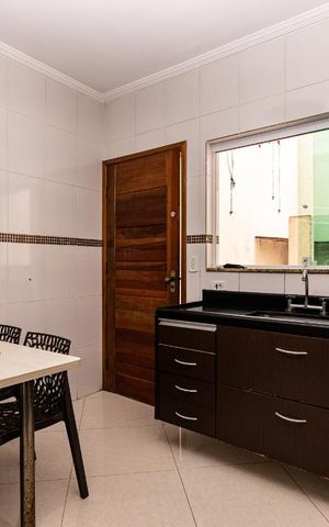 Casa para alugar com 160m², 3 quartos e 2 vagas Casa para alugar com 160m², 3 quartos e 2 vagasCozinha