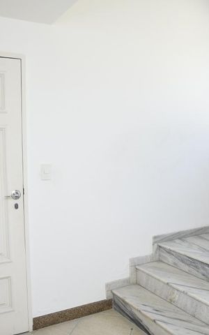 Casa à venda com 650m², 4 quartos e 4 vagasHall