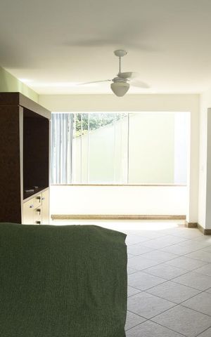 Casa à venda com 650m², 4 quartos e 4 vagasSala