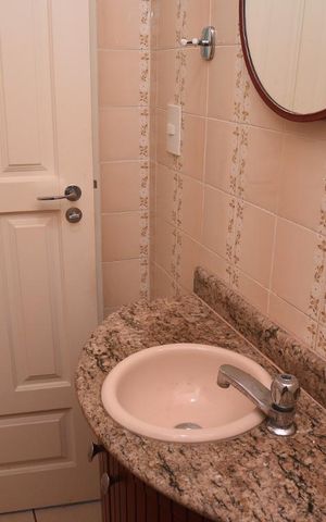 Casa à venda com 650m², 4 quartos e 4 vagasLavabo