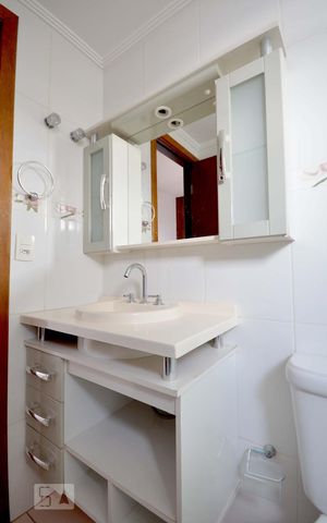 Apartamento à venda com 70m², 3 quartos e 1 vaga Apartamento à venda com 70m², 3 quartos e 1 vagaBanheiro Suite