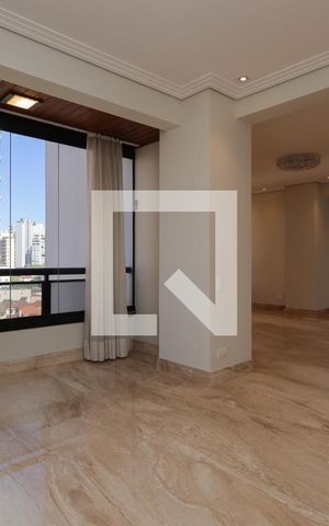 Apartamento à venda com 228m², 4 quartos e 3 vagas Apartamento à venda com 228m², 4 quartos e 3 vagasSala de jantar