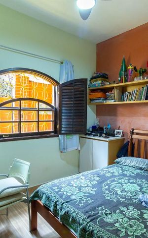 Casa à venda com 339m², 5 quartos e 4 vagas Casa à venda com 339m², 5 quartos e 4 vagasQuarto 3