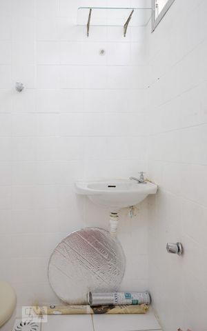 Apartamento à venda com 80m², 2 quartos e 1 vaga Apartamento à venda com 80m², 2 quartos e 1 vagaBanheiro de Serviço