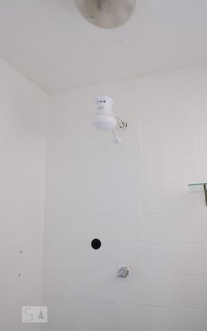 Apartamento à venda com 80m², 2 quartos e 1 vaga Apartamento à venda com 80m², 2 quartos e 1 vagaBanheiro de Serviço