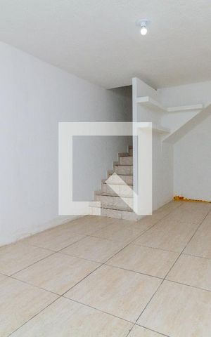 Casa à venda com 78m², 2 quartos e 1 vaga Casa à venda com 78m², 2 quartos e 1 vagaSala
