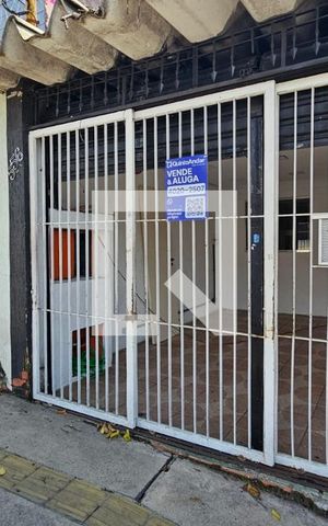 Casa à venda com 78m², 2 quartos e 1 vaga Casa à venda com 78m², 2 quartos e 1 vagaFachada