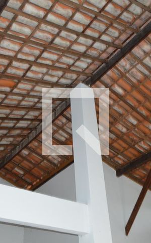 Casa para alugar com 650m², 6 quartos e 6 vagasSegundo andar - Sala - Teto catedral