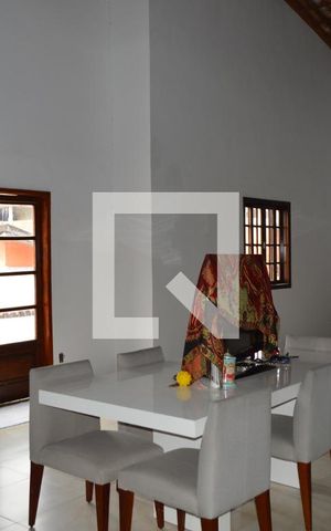 Casa para alugar com 650m², 6 quartos e 6 vagasSegundo andar - Sala