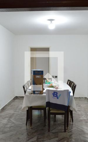 Casa para alugar com 650m², 6 quartos e 6 vagasSala