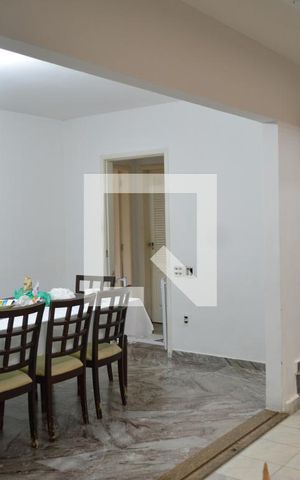 Casa para alugar com 650m², 6 quartos e 6 vagasSala