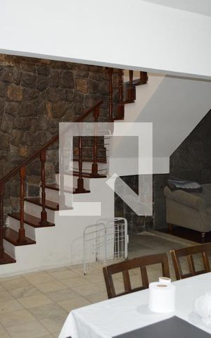 Casa para alugar com 650m², 6 quartos e 6 vagasSala