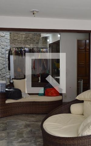 Casa para alugar com 650m², 6 quartos e 6 vagasCorredor
