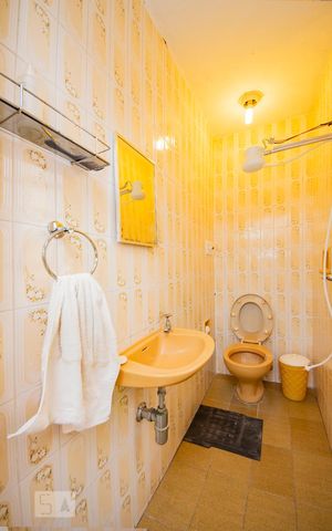 Apartamento à venda com 220m², 4 quartos e sem vaga Apartamento à venda com 220m², 4 quartos e sem vagaBanheiro 1