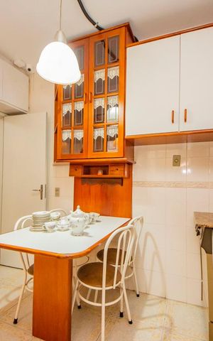 Apartamento à venda com 220m², 4 quartos e sem vaga Apartamento à venda com 220m², 4 quartos e sem vagaCozinha