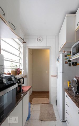 Apartamento à venda com 70m², 2 quartos e sem vaga Apartamento à venda com 70m², 2 quartos e sem vagaCozinha e Área de Serviço