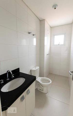 Apartamento para alugar com 64m², 2 quartos e sem vagaBanheiro social