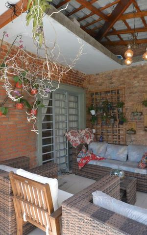 Casa à venda com 180m², 3 quartos e 2 vagasVaranda da Sala