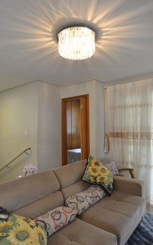 Casa à venda com 180m², 3 quartos e 2 vagasSala