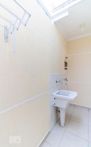 Casa à venda com 65m², 2 quartos e 1 vaga Casa à venda com 65m², 2 quartos e 1 vagaÁrea de Serviço