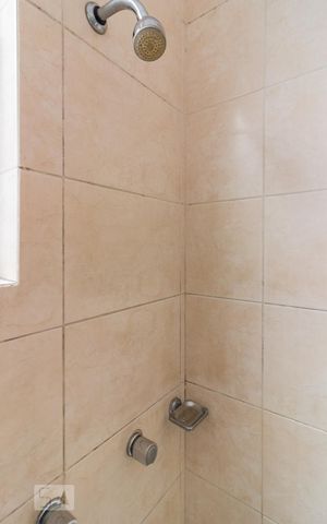 Apartamento à venda com 100m², 3 quartos e sem vaga Apartamento à venda com 100m², 3 quartos e sem vagaChuveiro