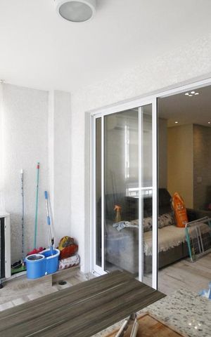 Apartamento à venda com 81m², 3 quartos e 1 vagaVaranda