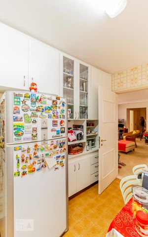Apartamento à venda com 130m², 3 quartos e 2 vagasCozinha