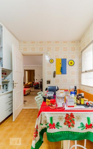 Apartamento à venda com 130m², 3 quartos e 2 vagasCozinha