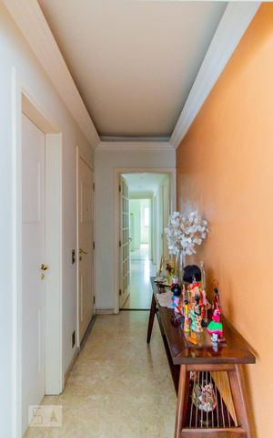 Apartamento à venda com 130m², 3 quartos e 2 vagasCorredor