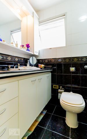 Apartamento à venda com 130m², 3 quartos e 2 vagasSuíte - Banheiro