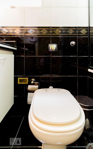 Apartamento à venda com 130m², 3 quartos e 2 vagasSuíte - Banheiro