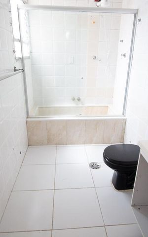 Apartamento à venda com 86m², 2 quartos e 1 vaga Apartamento à venda com 86m², 2 quartos e 1 vagaBanheiro