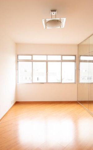 Apartamento à venda com 86m², 2 quartos e 1 vaga Apartamento à venda com 86m², 2 quartos e 1 vagaSala