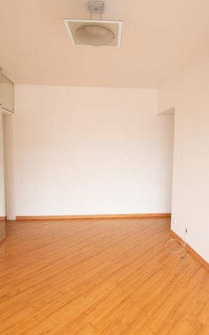Apartamento à venda com 86m², 2 quartos e 1 vaga Apartamento à venda com 86m², 2 quartos e 1 vagaSala