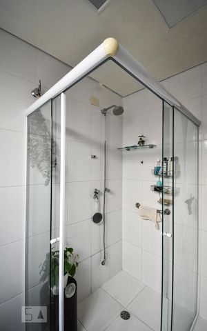 Casa à venda com 240m², 3 quartos e 2 vagasBanheiro