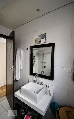 Casa à venda com 240m², 3 quartos e 2 vagasBanheiro